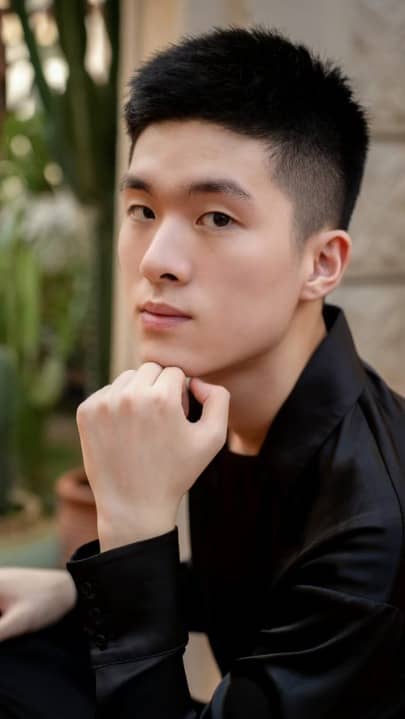 Xiaoyu Hu