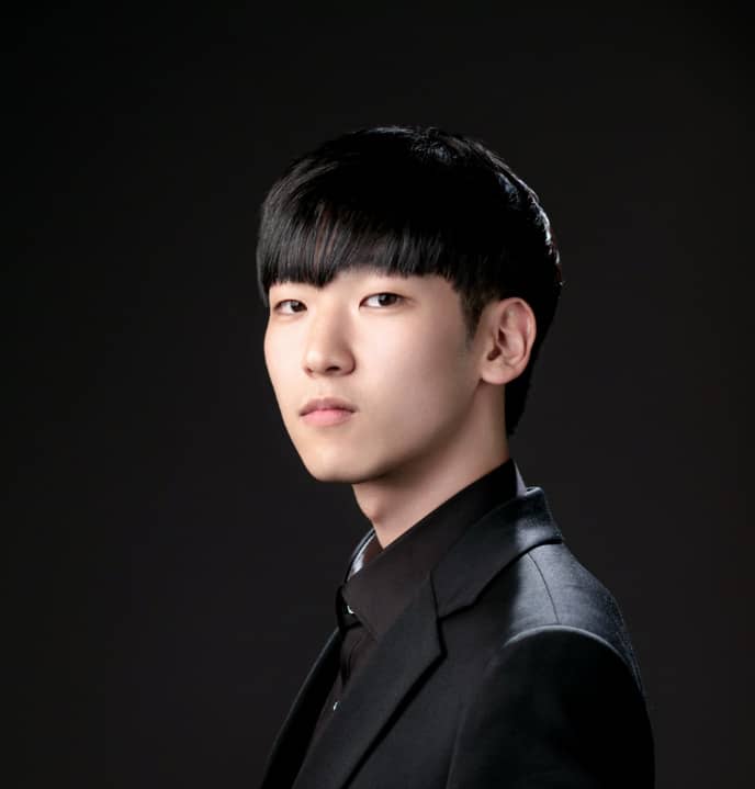 Kwanwook Lee