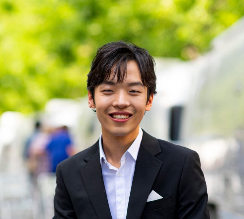 Hyuk Lee